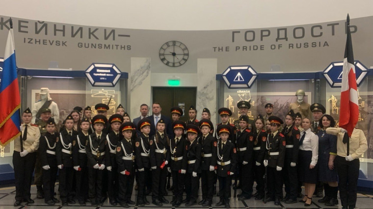 ВОСПИТАННИКИ КАДЕТСКОГО КЛАССА.